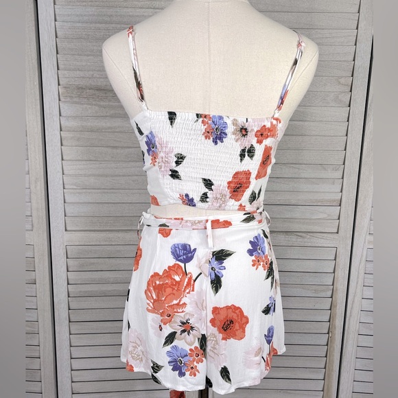 ONETHELAND Co-ord Pleated Short/Cami Set Floral Print-Small - Picture 2 of 2